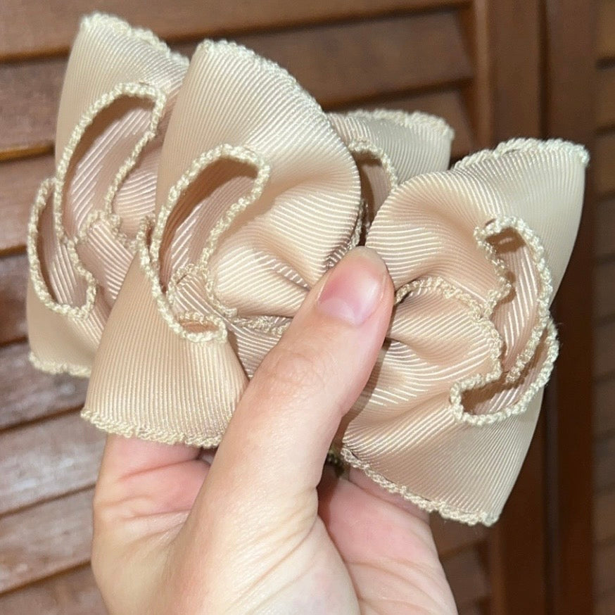 Khaki Tone on Tone Moonstitch Piggies